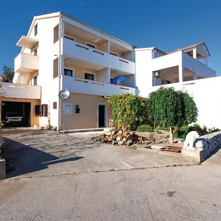 Mile Апартаменты Крк