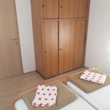 Mile Апартаменты Крк